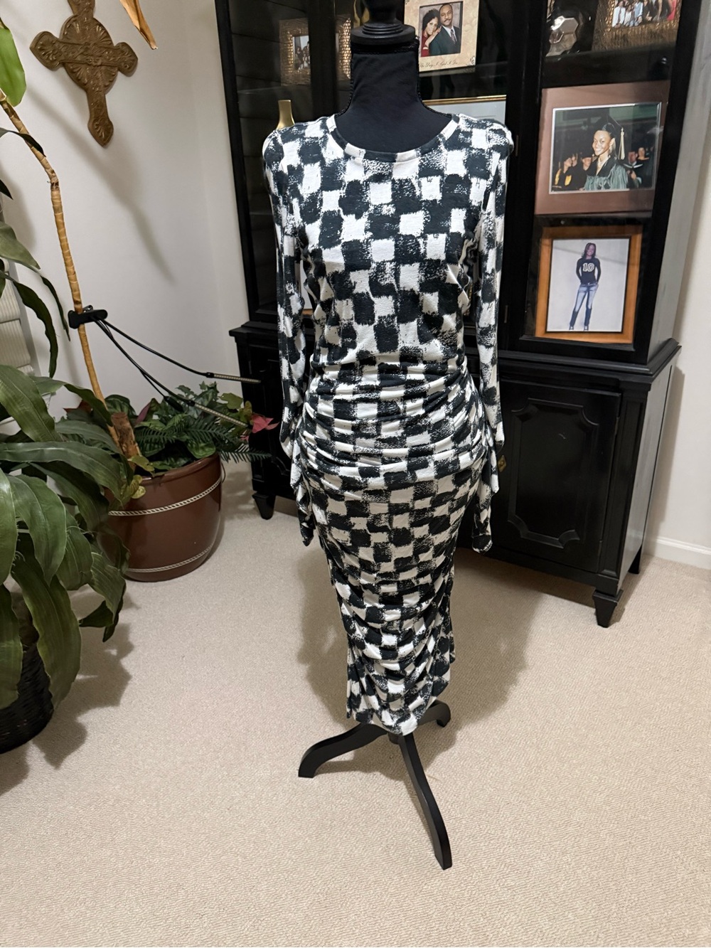 Nicole Miller Black and White Check Print Long Sleeve Ruched Midi Dress